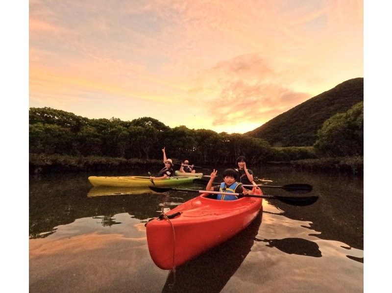 SALE! [Amami Oshima Mangrove] Sunset & Night Kayak Tour | Enjoy the sunset, stars and jungle!の紹介画像