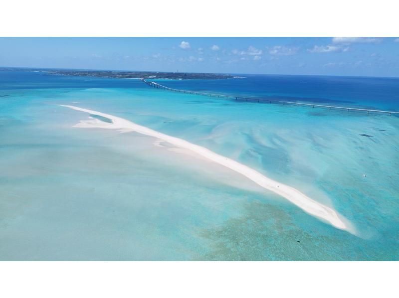 【沖縄・宮古島】ボートで行く【ユニの浜】10分程度のクルージングを楽しみながらの上陸ツアー(ドローン撮影無料)マリーナ発着で乗り降り楽々！の紹介画像