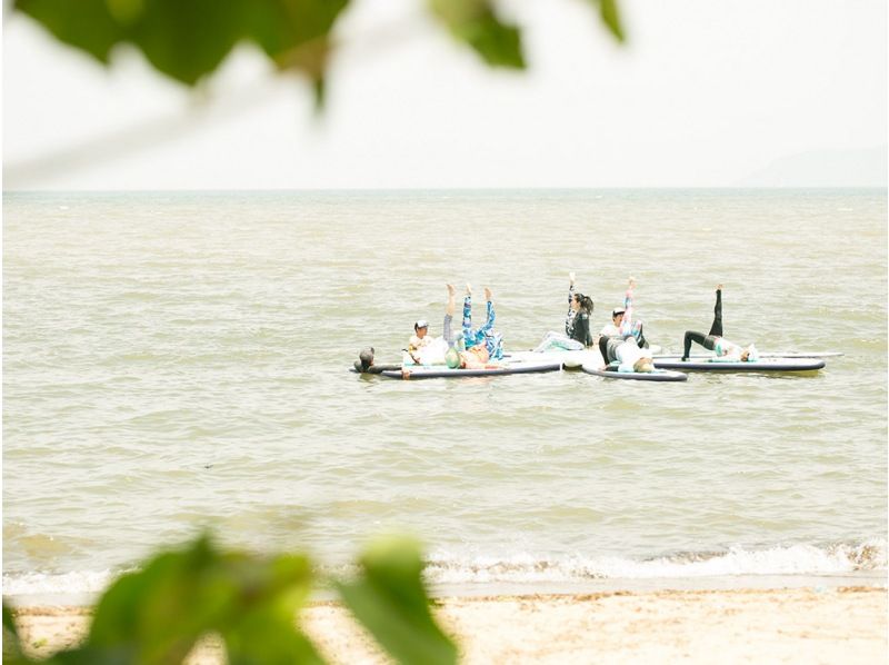 [Shiga, Lake Biwa] Try mini SUP Yoga on a private beach! ★Only available on 2024/9/28 (Sat) and 29 (Sun)★の紹介画像