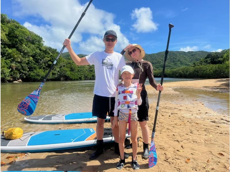 【石垣島マングローブSUP】吹通川のトンネルを探検｜木漏れ日・自然の音・生き物との出会い｜写真動画無料の紹介画像