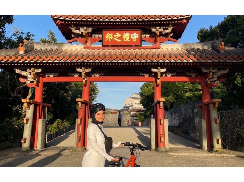 [Private Tour: Limited to 1 group] Okinawa local experience and sunset cycling tourの紹介画像