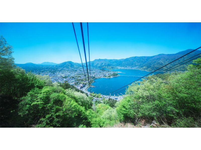 [13-person team/Pick-up from city hotels/Lake Yamanaka] Tokyo departure! Matcha experience day trip tour (Mt. Fuji, Kawaguchiko Panorama Ropeway, Oshino Hakkai)の紹介画像