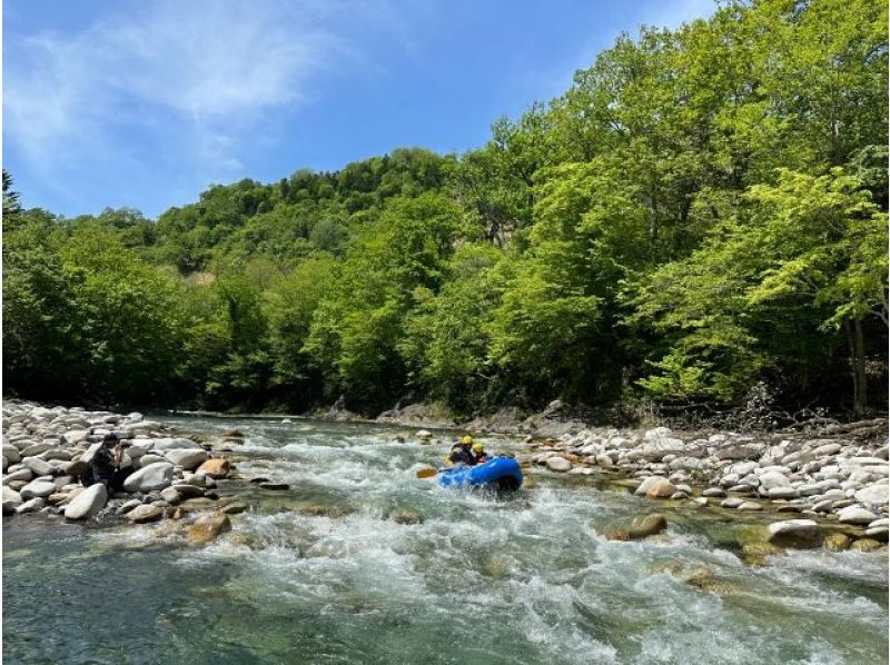 【北海道・大樹町・ヌビナイ川】《フィッシング＆ラフティング！》雄大な日高山脈の清流を《手ぶらで満喫》の紹介画像