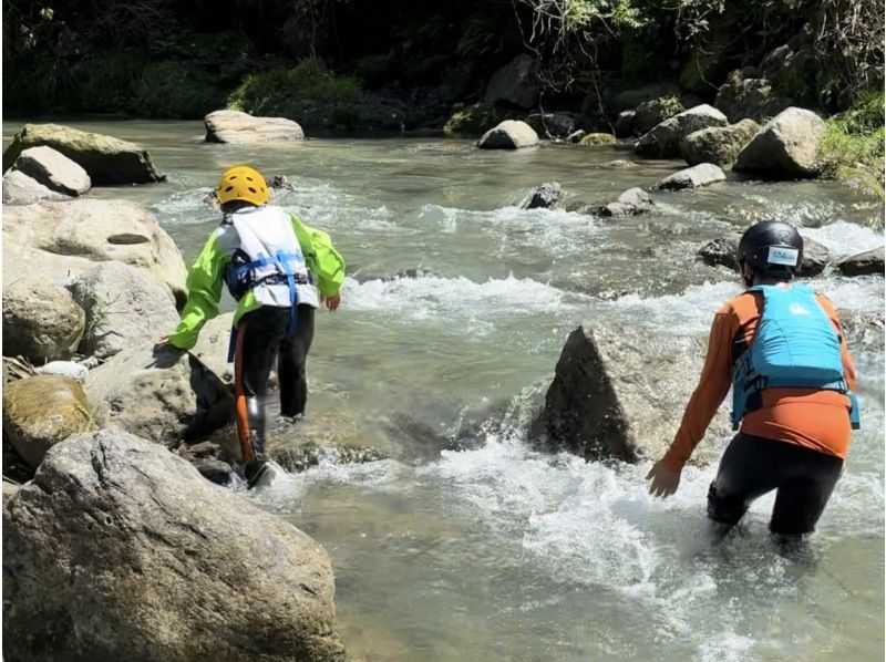 [Kumamoto Prefecture, Misato Town] Shakain River Trekking - Experience playing in the river to your heart's content!の紹介画像