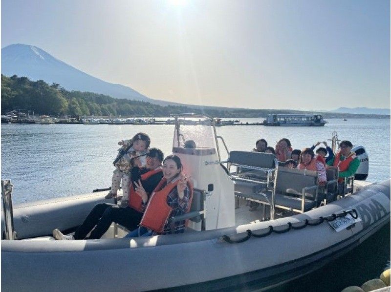 [Yamanashi, Lake Yamanaka] Very satisfying! Boat trip planの紹介画像