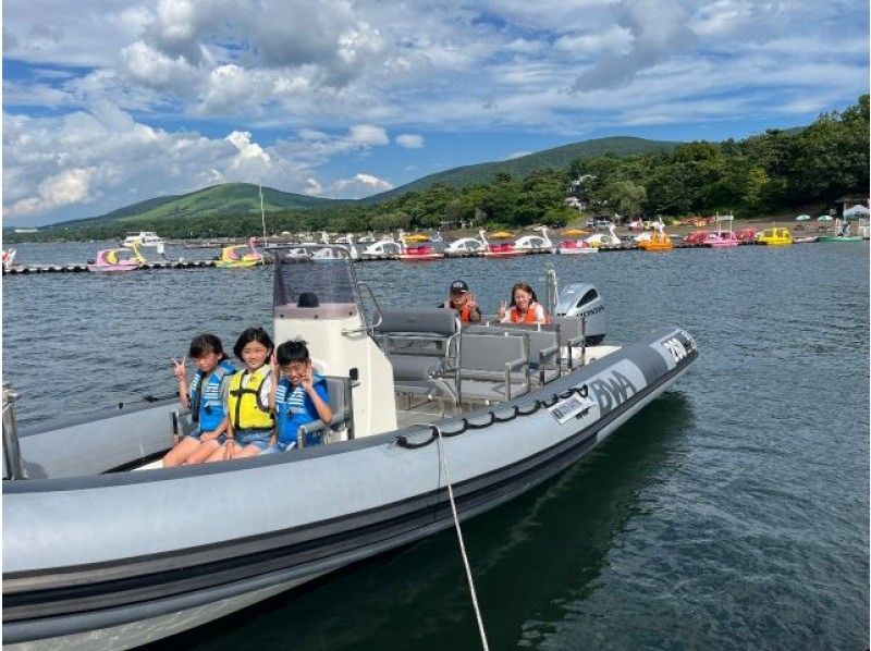 [Yamanashi, Lake Yamanaka] Very satisfying! Boat trip planの紹介画像