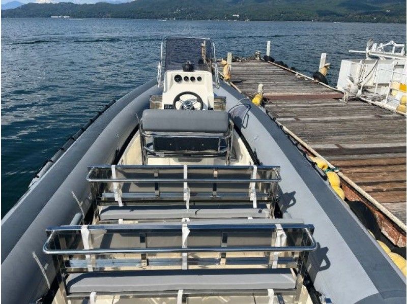 [Yamanashi, Lake Yamanaka] Very satisfying! Boat trip planの紹介画像