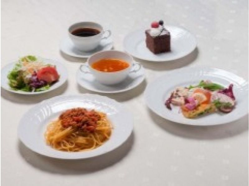 横浜出初式クルーズ観覧&イタリアンランチ【029029-937】貸切船から横浜の冬の風物詩を楽しむ♪お一人様!女性におすすめ!の紹介画像