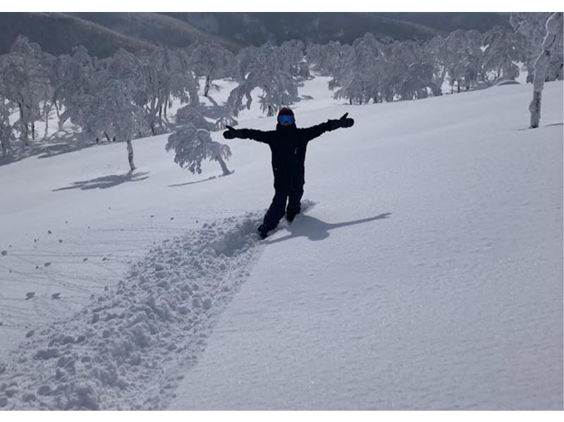 [Niseko 3H] Steady step-up! Master steep slopes, carving, freestyle tricks and powder with ease in a fully private lesson for advanced skiers!の紹介画像