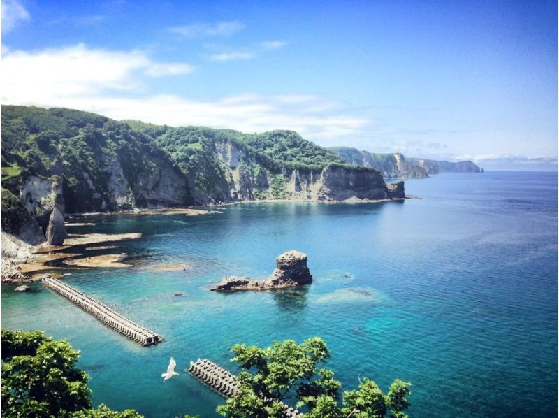 【北海道・積丹美国】北海道初上陸！青の洞窟クリアサップツアー。国定公園コバルトブルーが際立つ、積丹ブルーの海を、透明なSUPで満喫の紹介画像