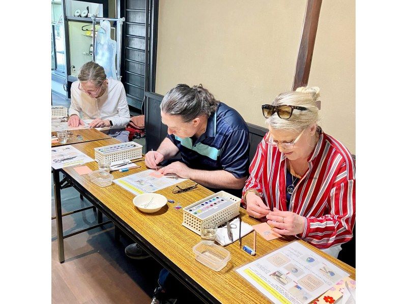 Kyoto Higashiyama] Make accessories with frit cloisonné
