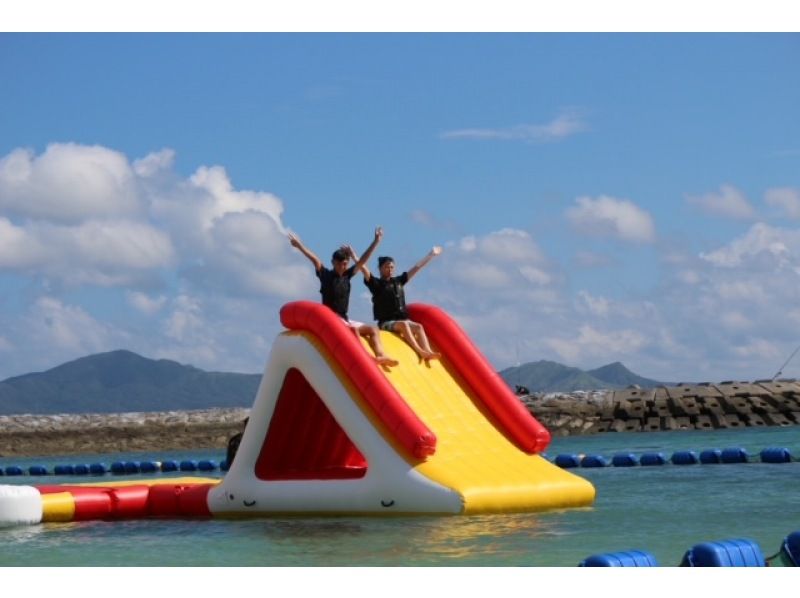 【沖縄・うるま市】海上アスレチックの紹介画像