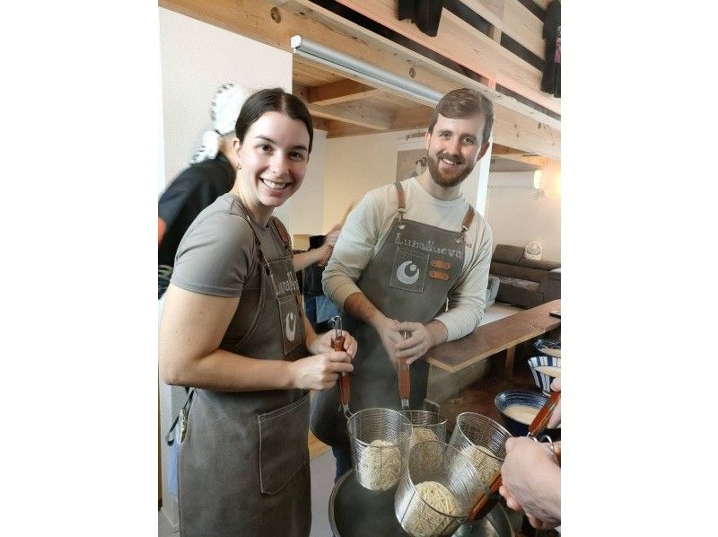 Ramen Cooking Class in Tokyo with Pro Ramen Chef / Vegan possible の紹介画像