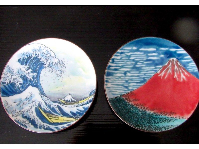 [Tokyo, Ginza] Painting experience: Paint the famous Katsushika Kitasuna paintings "Red Fuji" and "Wave Fuji" on a plate! Tools available for rental, empty-handedの紹介画像