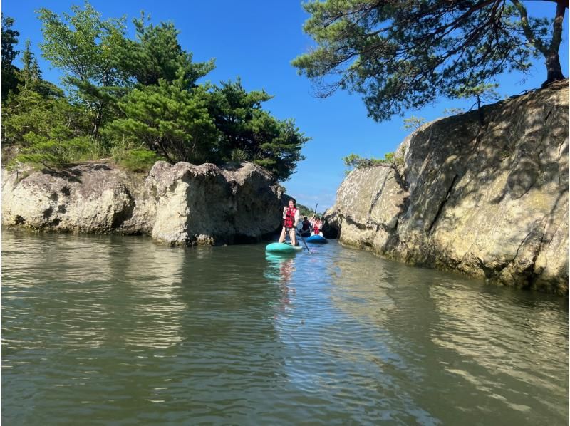 【絶景松島・馬の背】徒歩10秒で憧れのSUP体験！駅徒歩7分！無料温水シャワー・更衣室完備！女性、カップル、ファミリー、未経験者大歓迎！の紹介画像