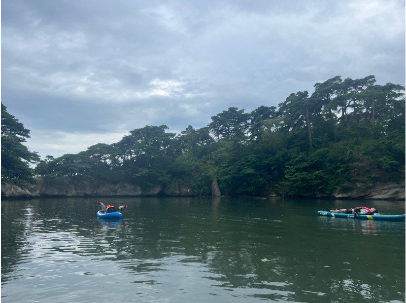 【絶景松島・馬の背】徒歩10秒で憧れのSUP体験！駅徒歩7分！無料温水シャワー・更衣室完備！女性、カップル、ファミリー、未経験者大歓迎！の紹介画像