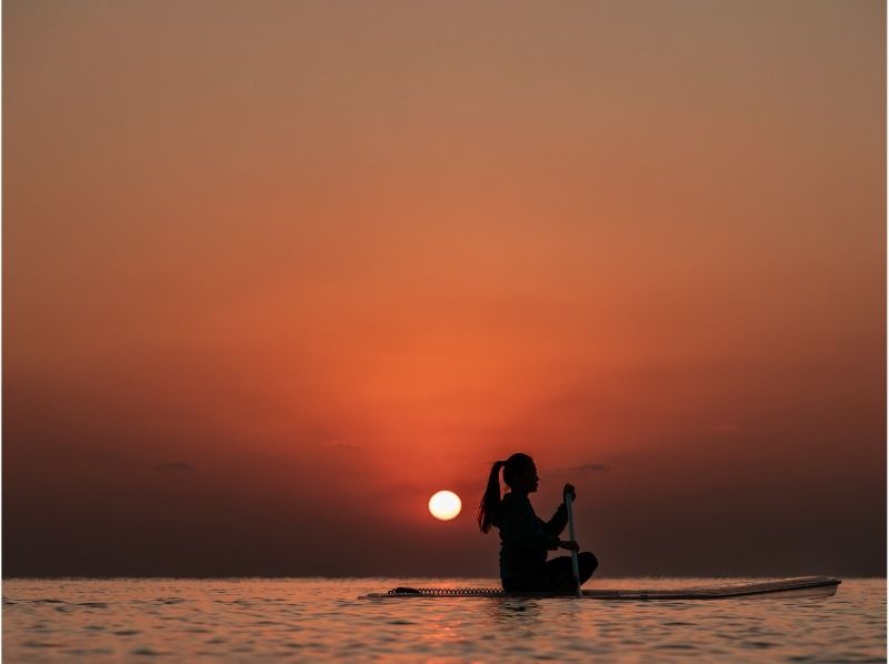 [Okinawa, Miyakojima] Sunset Clear SUP or Clear Kayak Tour / Searching for Sea Turtles