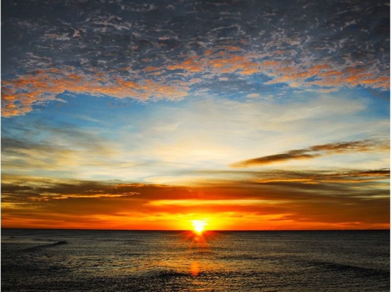 [Okinawa, Miyakojima] Sunset Clear SUP or Clear Kayak Tour / Searching for Sea Turtles