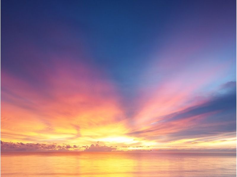 [Okinawa, Miyakojima] Sunset Clear SUP or Clear Kayak Tour / Searching for Sea Turtles