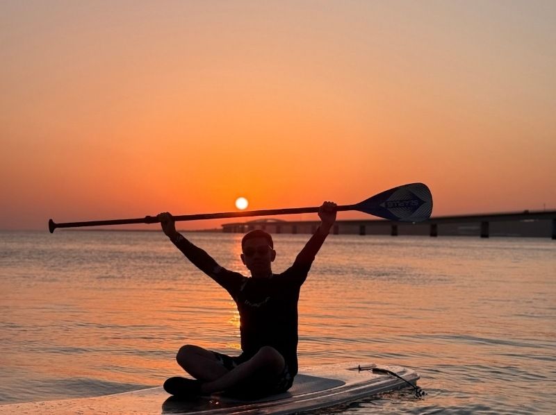 【沖縄・宮古島】1組貸切サンセット クリアSUP/クリアカヤック｜ドローン撮影＆返金保証の紹介画像