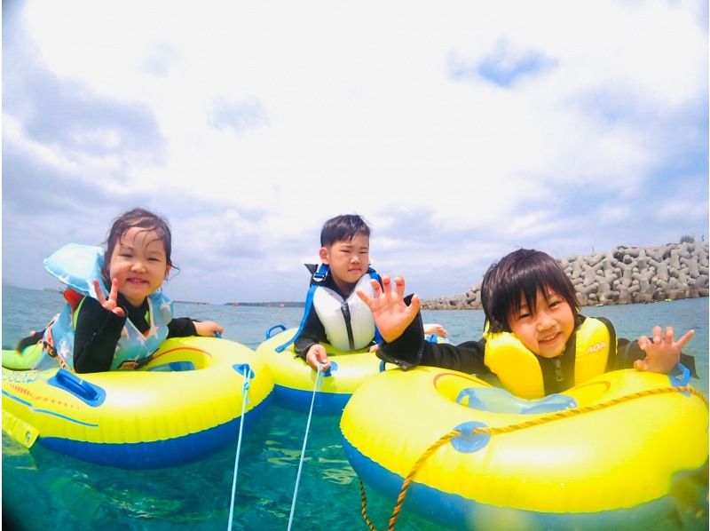 [Okinawa, Motobu] All age! Near Churaumi Private Beach snorkel plan! Photo, feeding, towel included