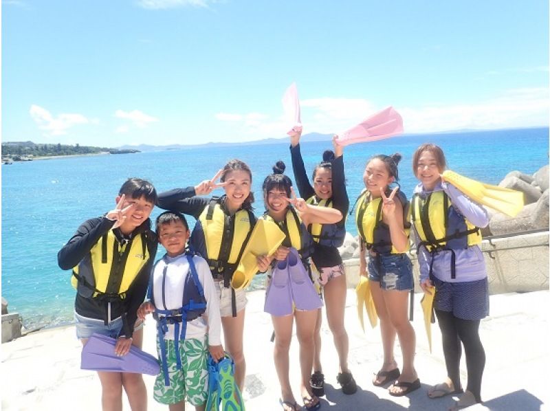 [Okinawa, Motobu] All age! Near Churaumi Private Beach snorkel plan! Photo, feeding, towel included