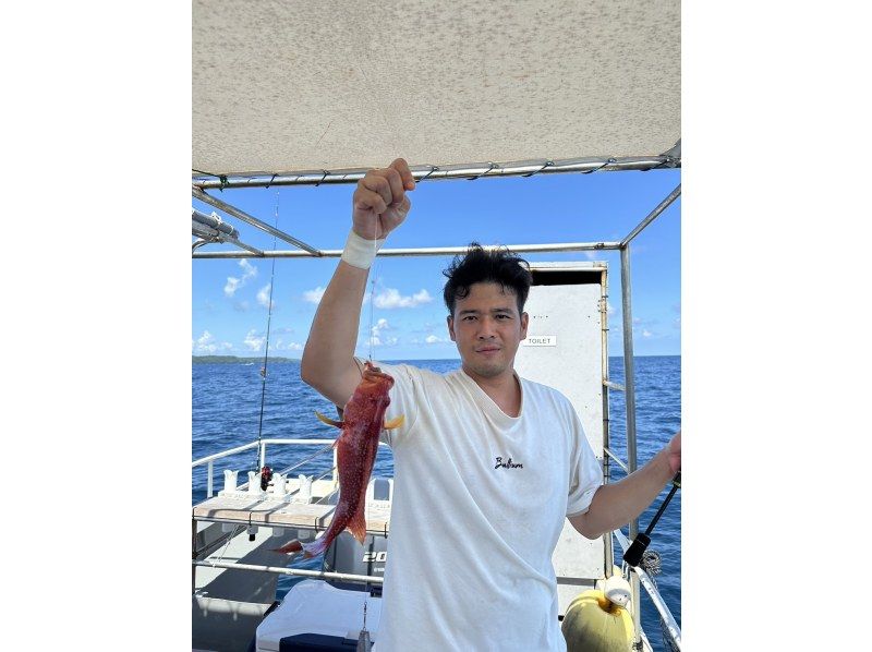 "SALE!" [Miyakojima] Casual fishing for families! No preparation required! Safe for beginners and women! Departs from Sarahama Port on Irabu Island 3 times a dayの紹介画像