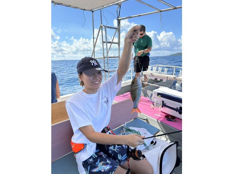 "SALE!" [Miyakojima] Casual fishing for families! No preparation required! Safe for beginners and women! Departs from Sarahama Port on Irabu Island 3 times a dayの紹介画像