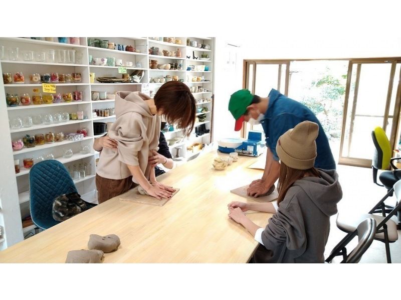 [Mie Suzuka] Pottery practice and wheel-throwing 45-minute to Make one piece with the instructor!