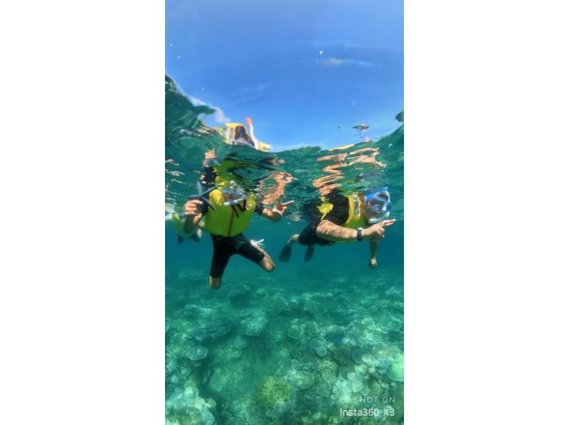 Beginners welcome! A leisurely 2-hour snorkeling experience. A hidden gem about 30 minutes by car from Naha Airport! Departs from Ginowan Port Marinaの紹介画像