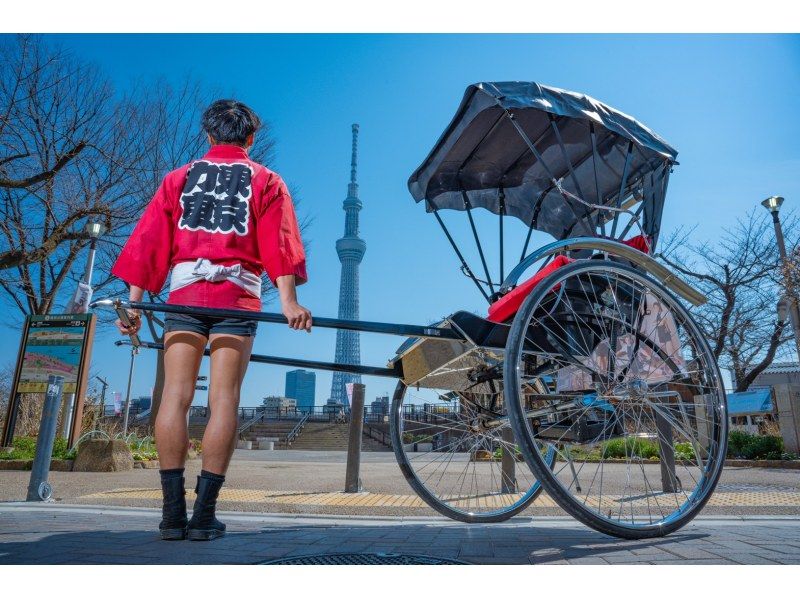 [Tokyo, Asakusa] Japanese traditional vehicle rickshaw temple and shrine good luck 60-minute courseの紹介画像