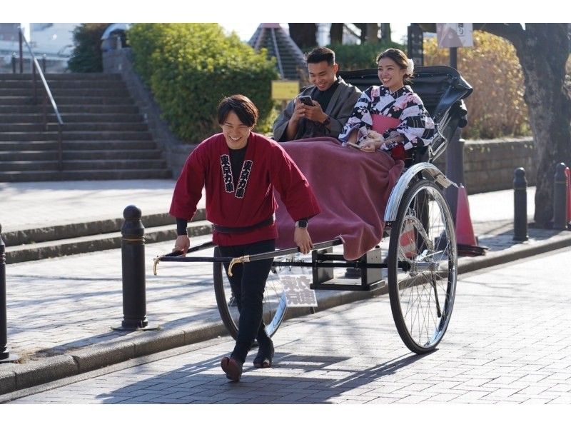 [Tokyo, Asakusa] Japanese traditional vehicle rickshaw temple and shrine good luck 60-minute courseの紹介画像