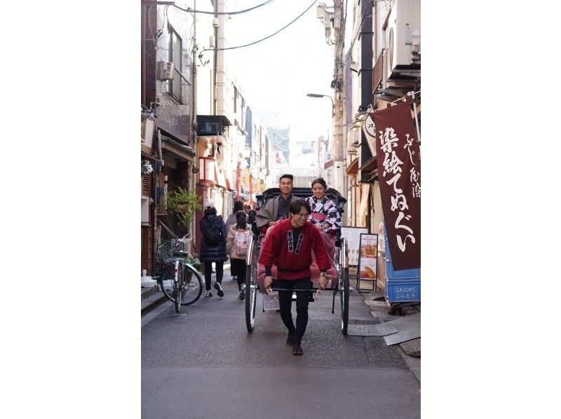 [Tokyo, Asakusa] Japanese traditional vehicle rickshaw temple and shrine good luck 60-minute courseの紹介画像