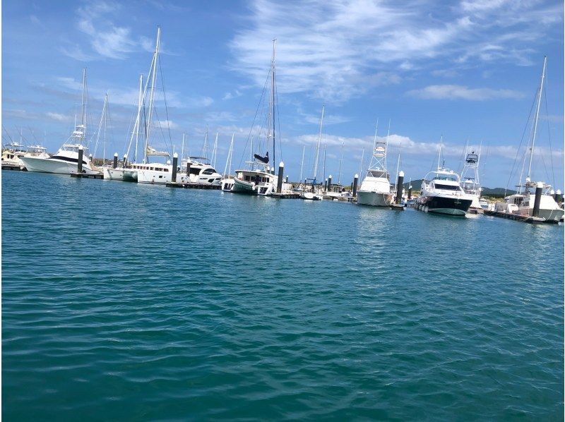 [Southern Okinawa] Departing from Yonabaru Marina. Fully-private! Children (ages 6 and up) and beginners can also come empty-handed for a half-day lure fishing experience tour (up to 4 people). Toilets available!の紹介画像