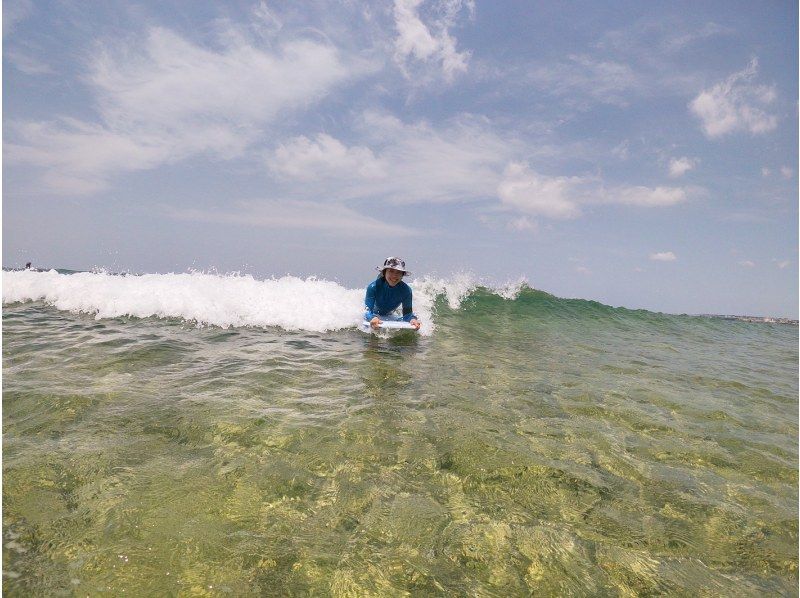 SALE! [Okinawa/Chatan] Bodyboard school hosted by World Surfing Federation instructors! Free photos and transportation availableの紹介画像
