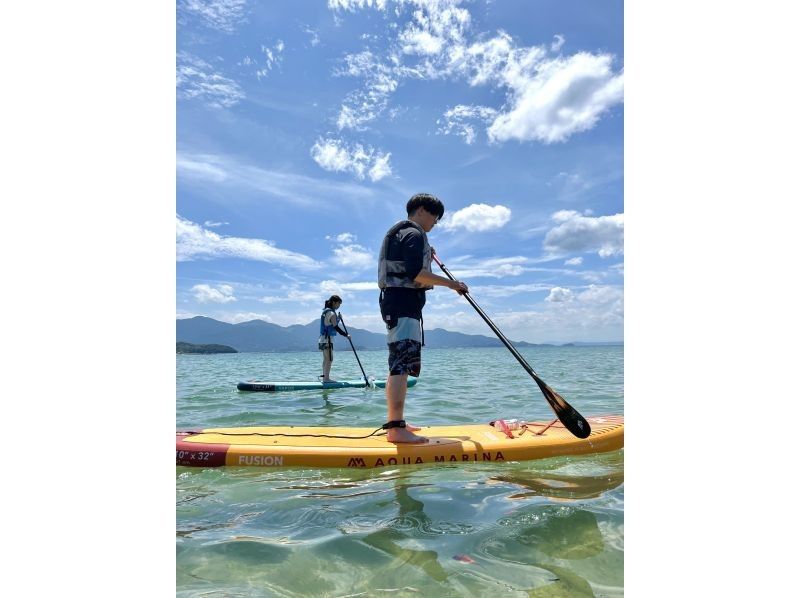 【福岡・糸島】《穏やかな海でSUP体験》心地よい風を感じながら大自然を満喫！Gopro写真プレゼント★女性・カップル・ファミリーにおすすめの紹介画像