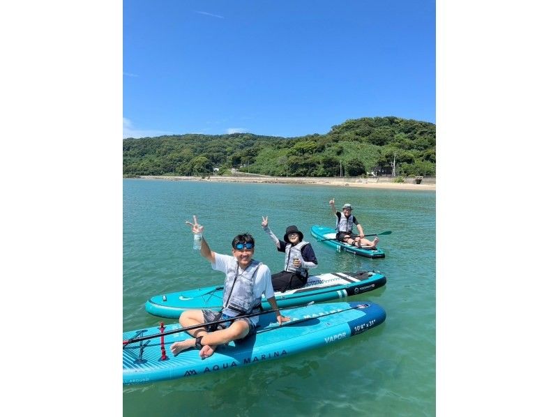 【福岡・糸島】《穏やかな海でSUP体験》心地よい風を感じながら大自然を満喫！Gopro写真プレゼント★女性・カップル・ファミリーにおすすめの紹介画像