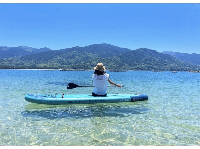 【福岡・糸島】《穏やかな海でSUP体験》心地よい風を感じながら大自然を満喫！Gopro写真プレゼント★女性・カップル・ファミリーにおすすめの紹介画像