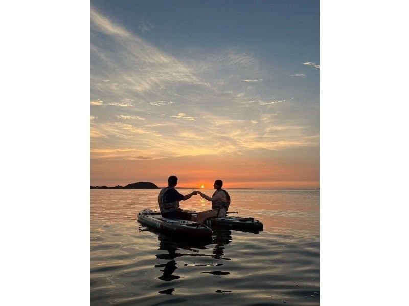 【福岡・糸島】《大人気サンセットSUP》夕陽が沈む瞬間を海の上で鑑賞！Gopro撮影写真プレゼント★女性・カップル・ファミリーにおすすめの紹介画像