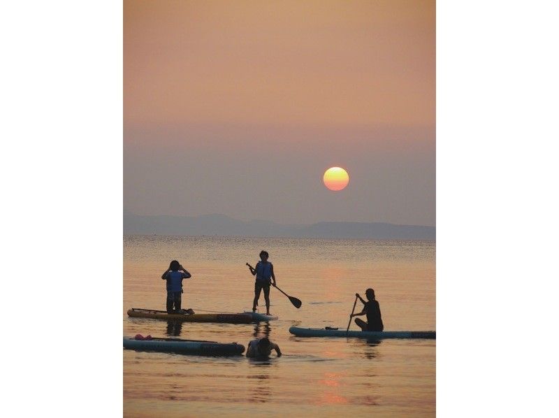 Starting March 2025☆ [Fukuoka/Itoshima] {Popular Sunset SUP} Watch the moment the sun sets on the ocean! Get a GoPro photo as a gift★の紹介画像