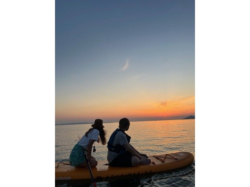 【福岡・糸島】《大人気サンセットSUP》夕陽が沈む瞬間を海の上で鑑賞！Gopro撮影写真プレゼント★女性・カップル・ファミリーにおすすめの紹介画像