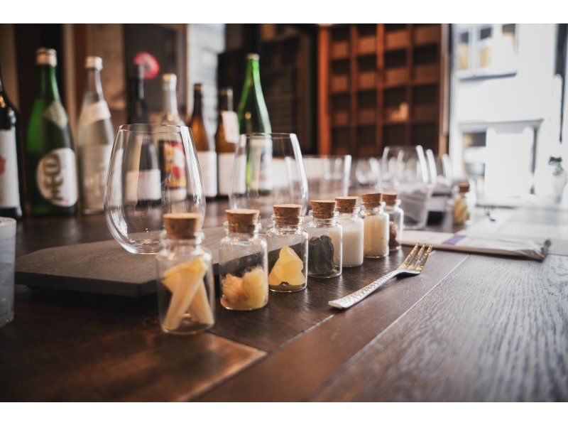 [Tokyo, Kanda] Japanese sake tasting course with a foreign sommelierの紹介画像