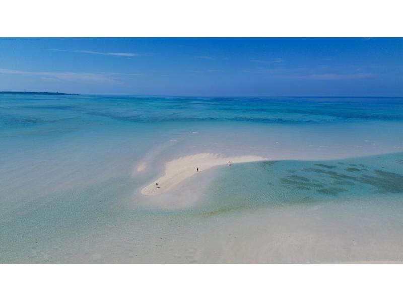 [โอกินาว่า มิยาโกจิม่า] หาดยูนิ (เรือไปเกาะผี) ว่ายน้ำและถ่ายวิดีโอจากโดรนได้ฟรี ห้องน้ำและเครื่องปรับอากาศพร้อมอุปกรณ์ครบครัน เพื่อให้คุณอุ่นใจ ส่วนลดสำหรับเด็ก (5,000 เยน สำหรับอายุ 15 ปีขึ้นไป)の紹介画像