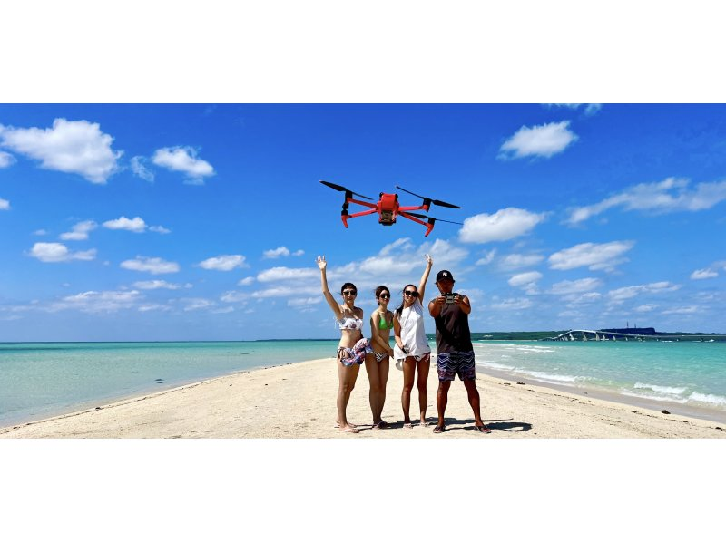 [Okinawa, Miyakojima] Uni Beach (1.5 hours on the highest class boat) Drone photography and videos are also free. Great for SNS. Children's discount (5,000 yen for those under 15 years old)の紹介画像