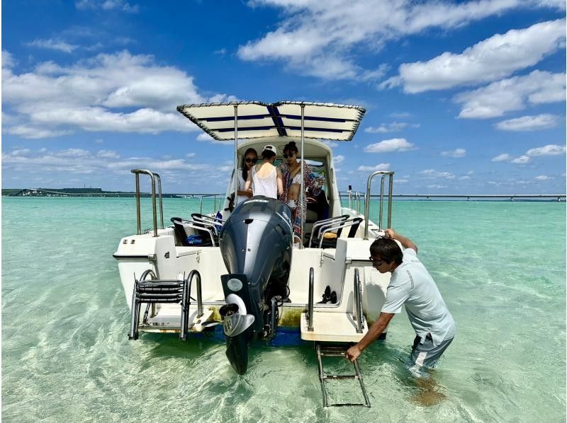 【沖縄・宮古島】(ユニの浜)専門、最上級ボートで優雅な(70分)    ドローン撮影、動画も無料     SNS映え◎の紹介画像