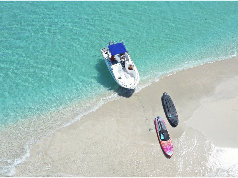 [Okinawa, Miyakojima] Boat trip to [Yuni Beach] [Phantom Sand Beach] Landing tour (free photography) plus SUP experience courseの紹介画像