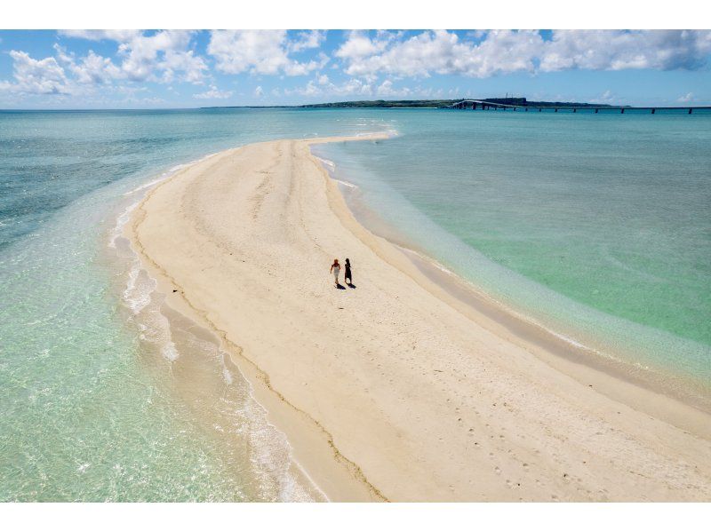 [Okinawa, Miyakojima] Boat trip to [Yuni Beach] [Phantom Sand Beach] Landing tour (free photography) plus SUP experience courseの紹介画像