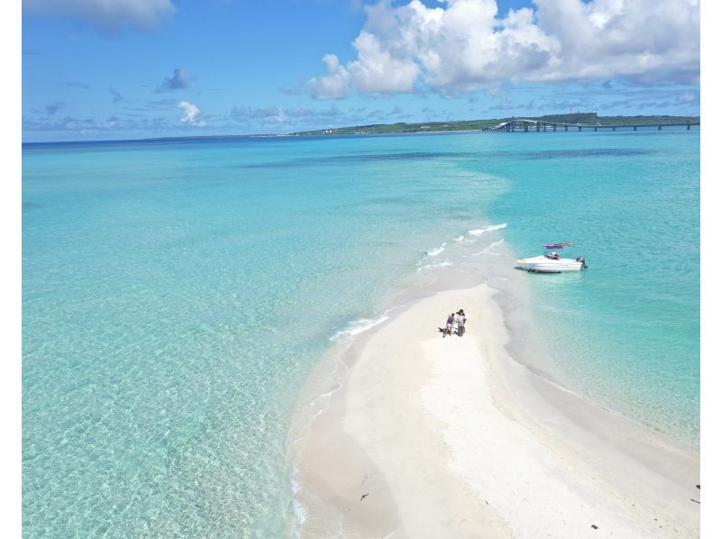 [Okinawa, Miyakojima] Boat trip to [Yuni Beach] [Phantom Sand Beach] Landing tour (free photography) plus SUP experience courseの紹介画像