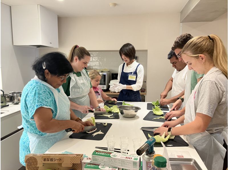 Ramen Making from Scratch +Akihabara Tour –Tokyo Cooking Classの紹介画像