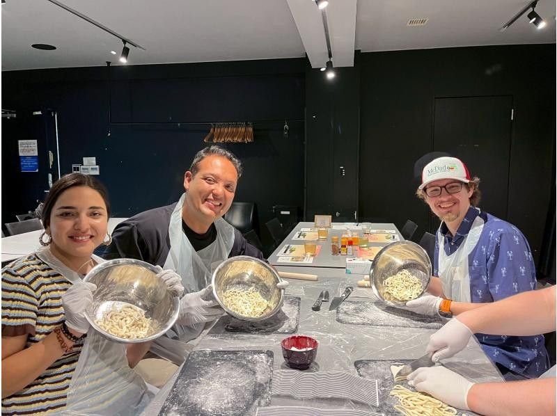 Ramen Making from Scratch +Akihabara Tour –Tokyo Cooking Classの紹介画像